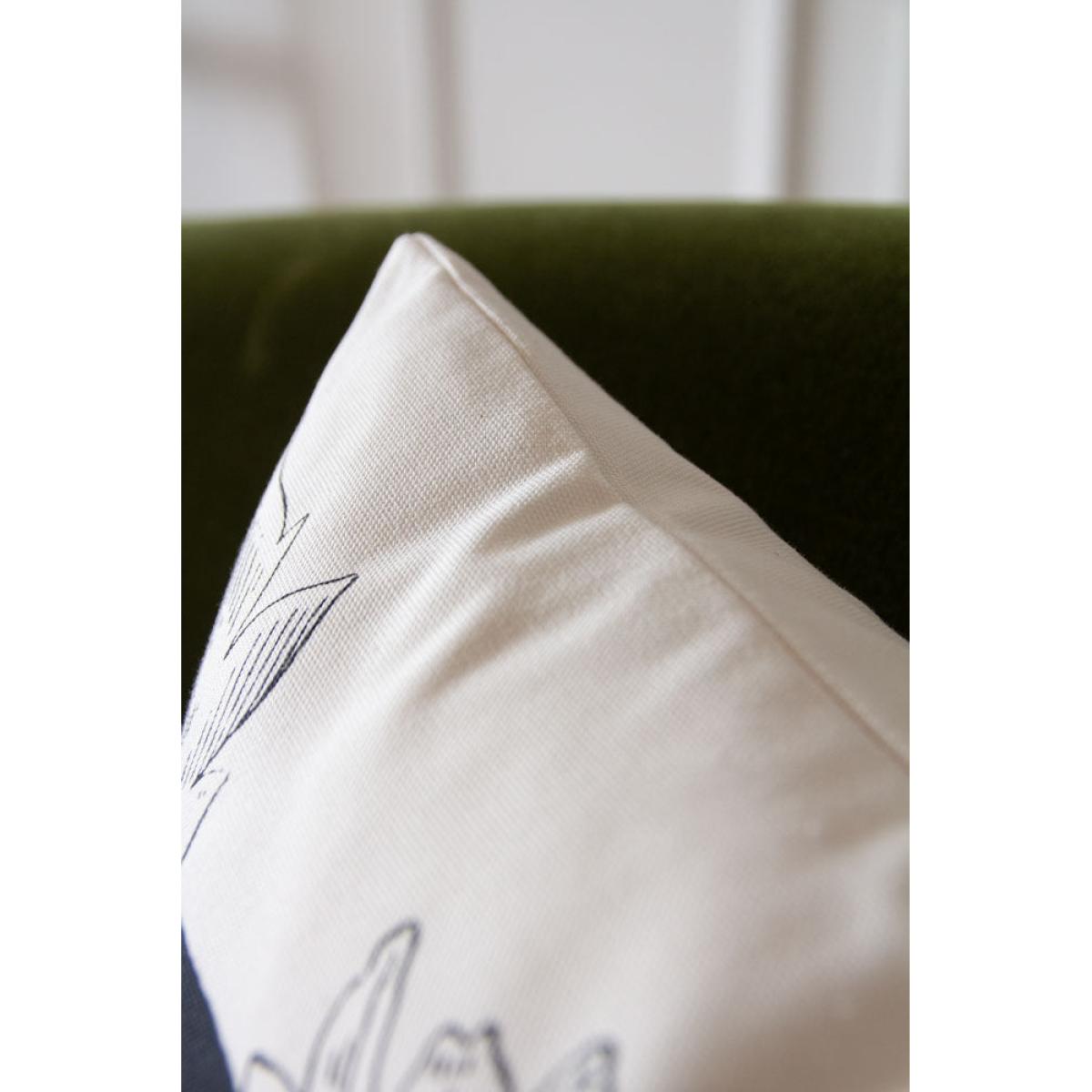 Monochrome Illustration U Cushion – image 15