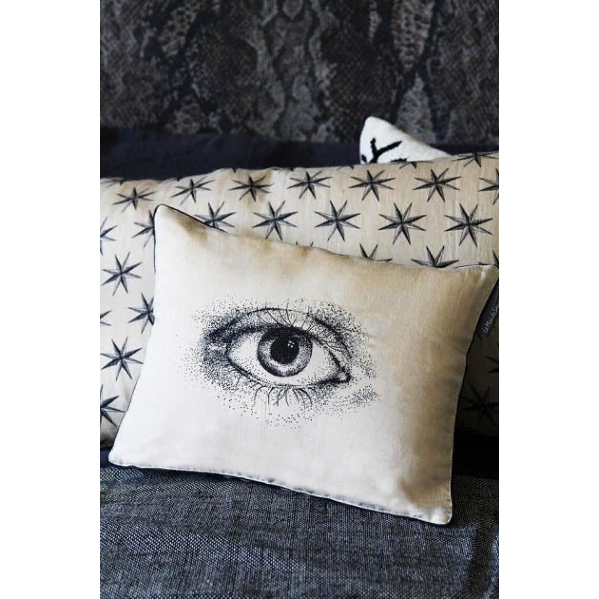 Minds Eye Silk Cushion – image 3