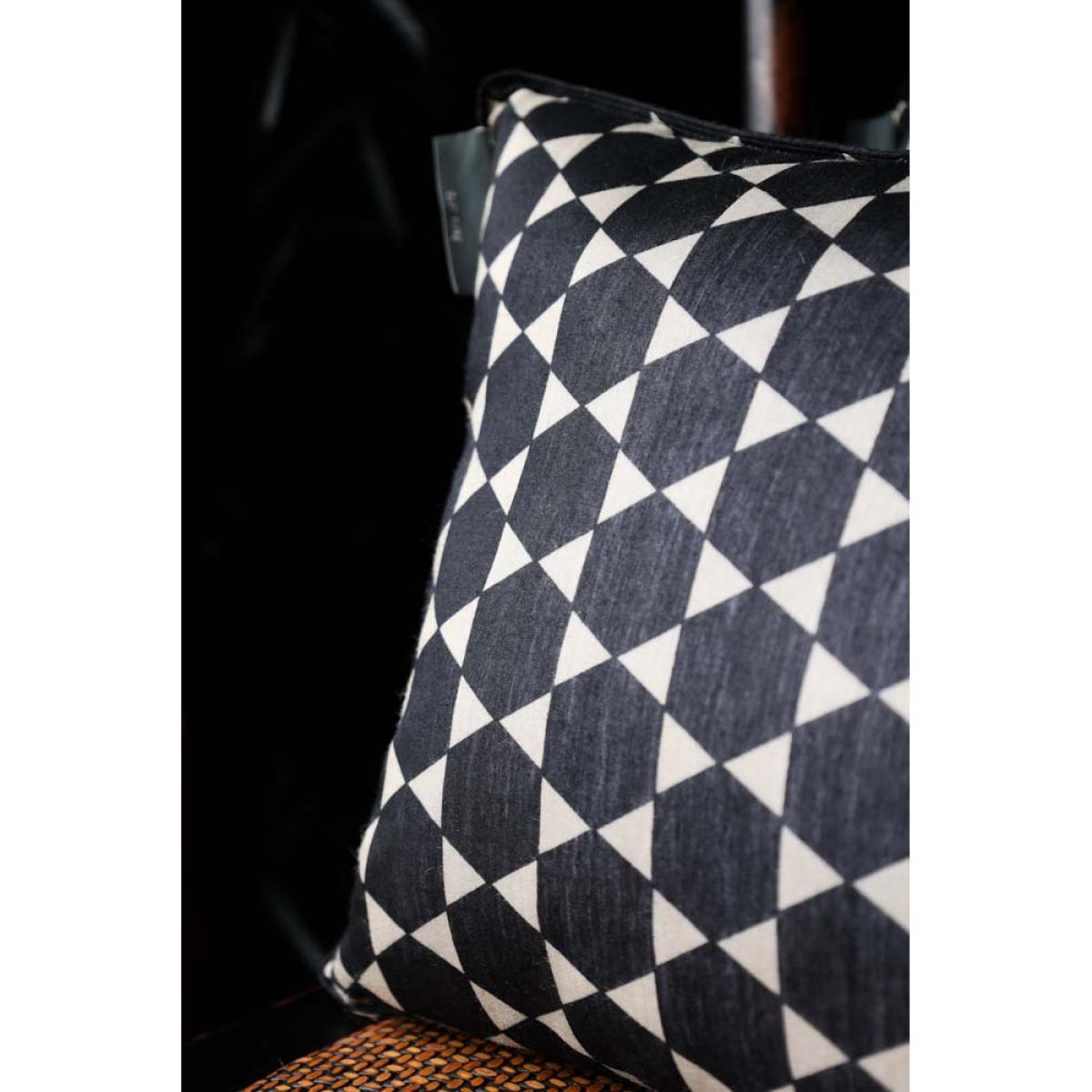 Minds Eye Silk Cushion – image 9