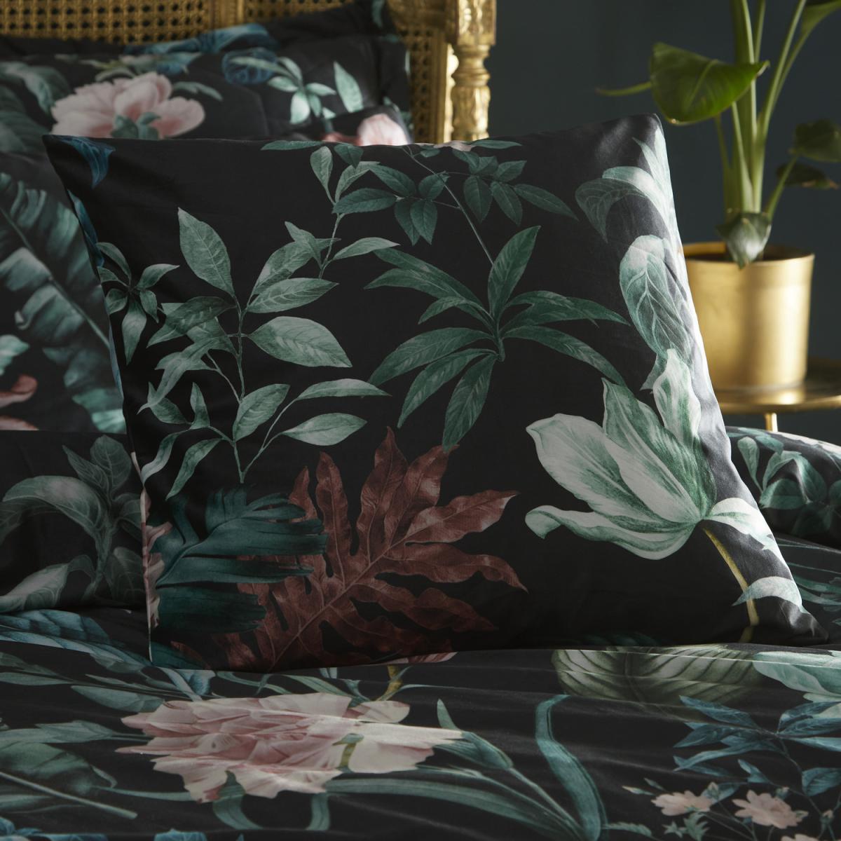 Heligan Cushion - Black / 32cm – image 3