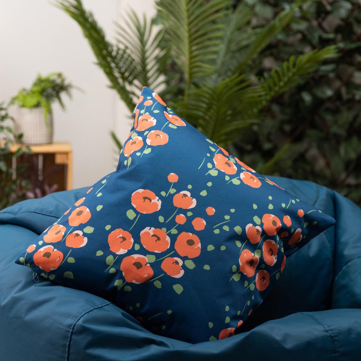 Veeva Meadow Outdoor Cushion - First Collection (Set of 4) - Navy – image 3