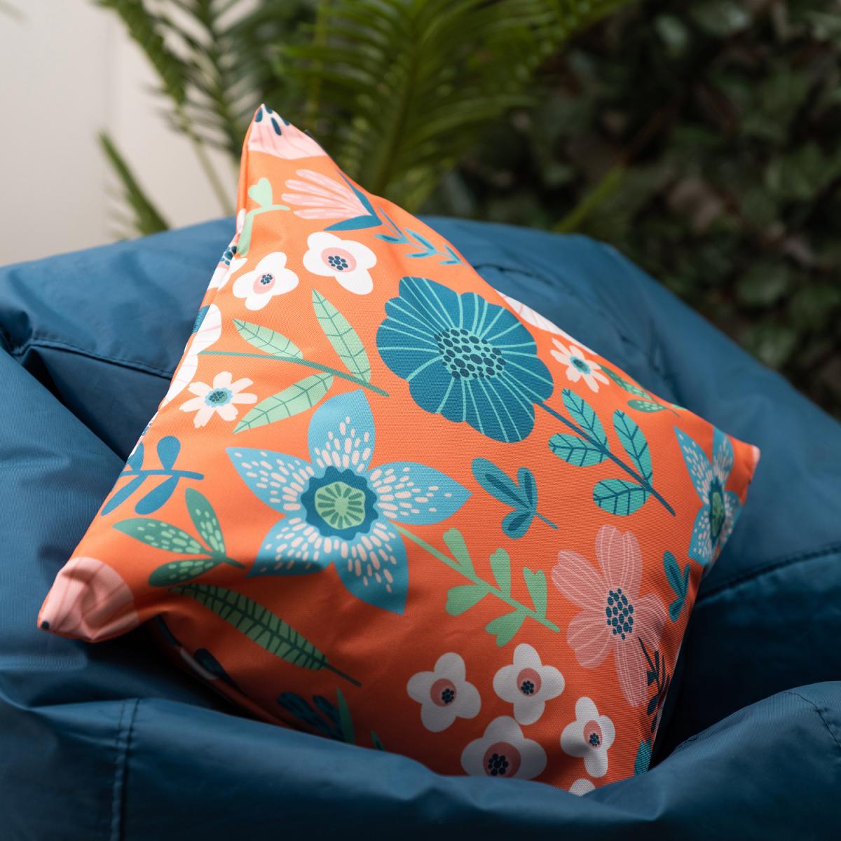 Veeva Meadow Outdoor Cushion - First Collection (Set of 4) - Navy – image 6