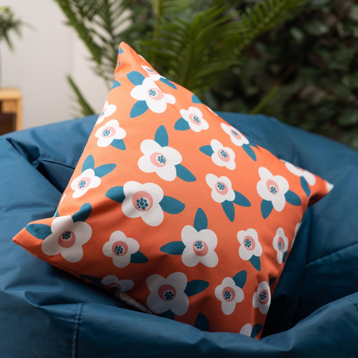 Veeva Meadow Outdoor Cushion - First Collection (Set of 4) - Navy – image 7