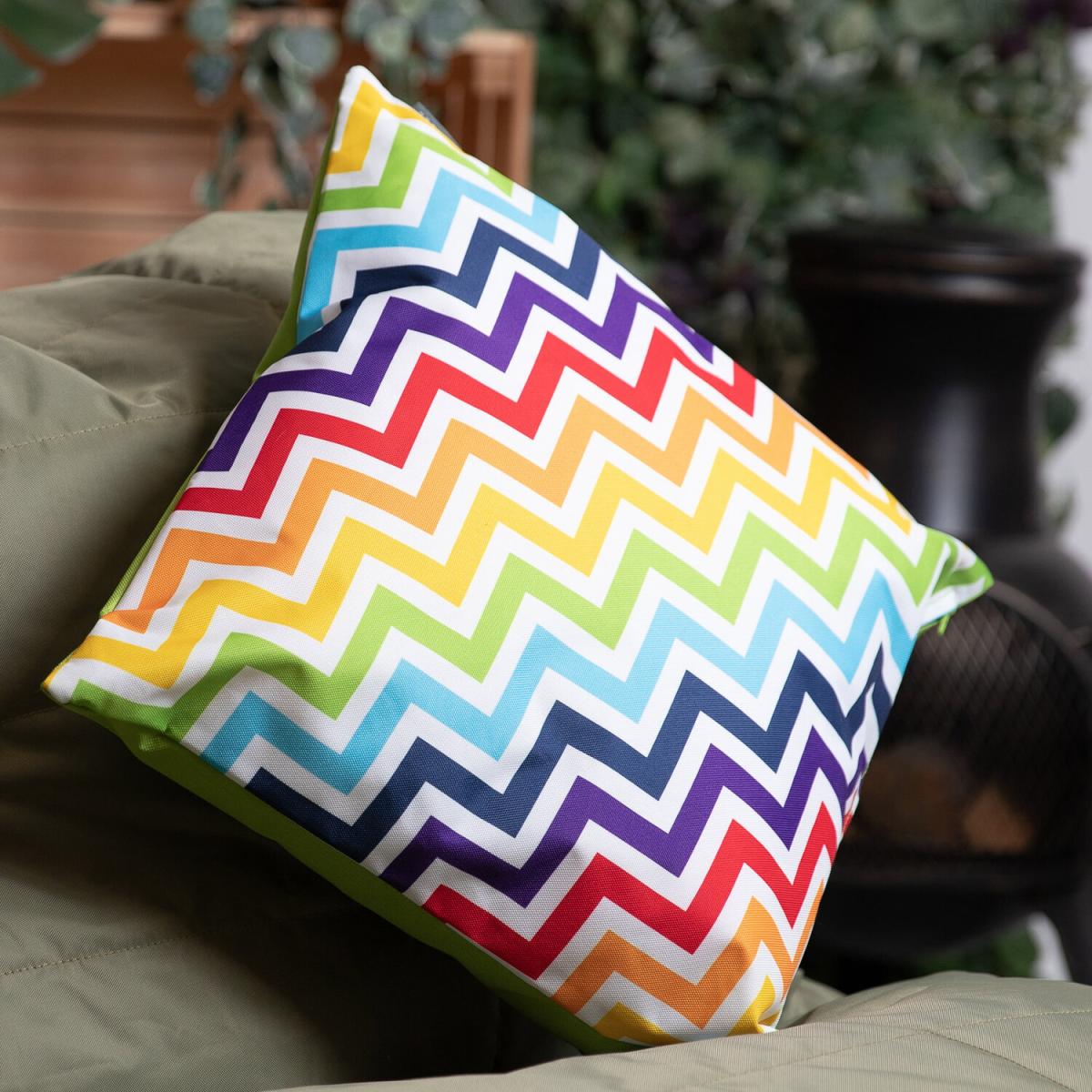 Geometric Zig Zag Outdoor Cushion - Green – image 2