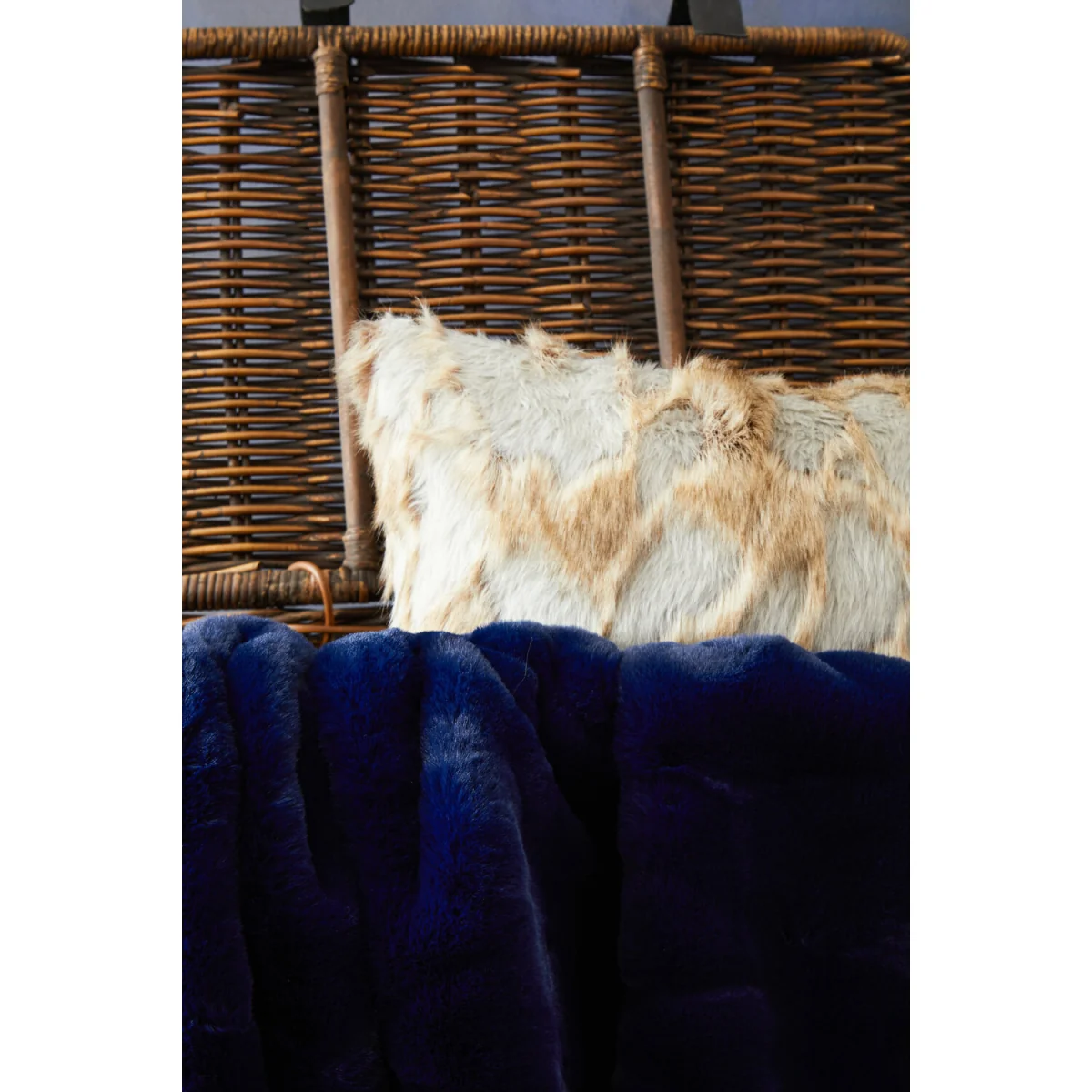 Bosie Lamina Grey And Natural Fur Cushion - White – image 2