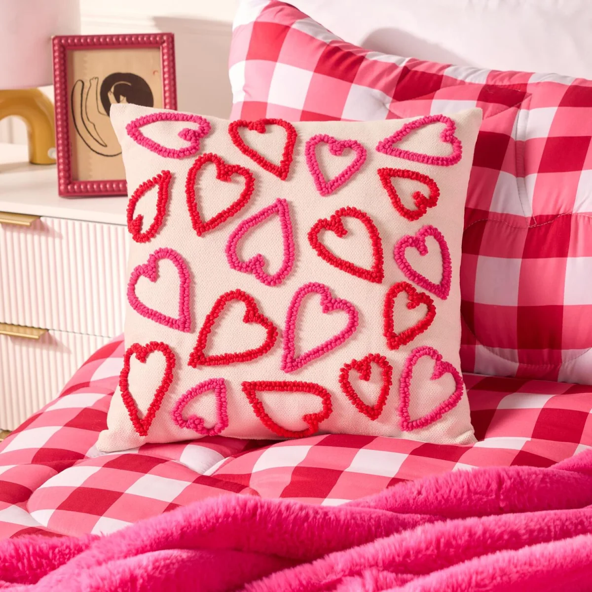 OHS Tufted Hearts Cushion - Red/Pink – image 5
