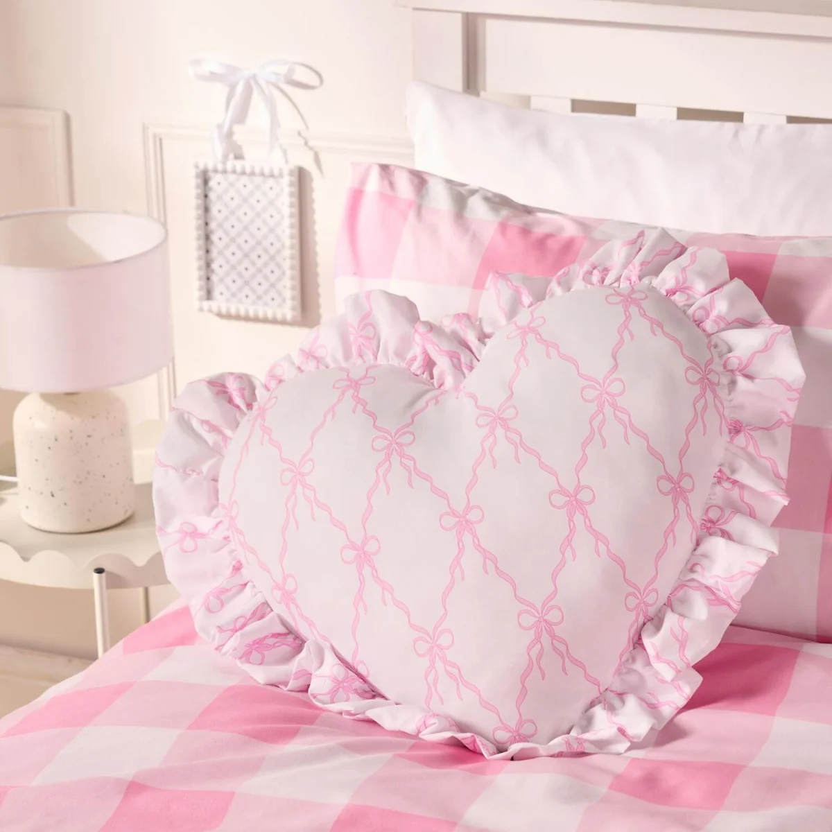 OHS Frill Heart Shaped Bow Ribbon Print Cushion - White/Pink – image 3