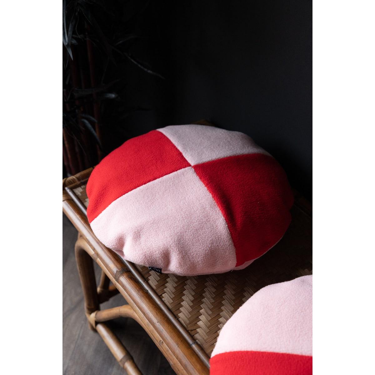Pink & Red Round Checkered Cushion – image 3