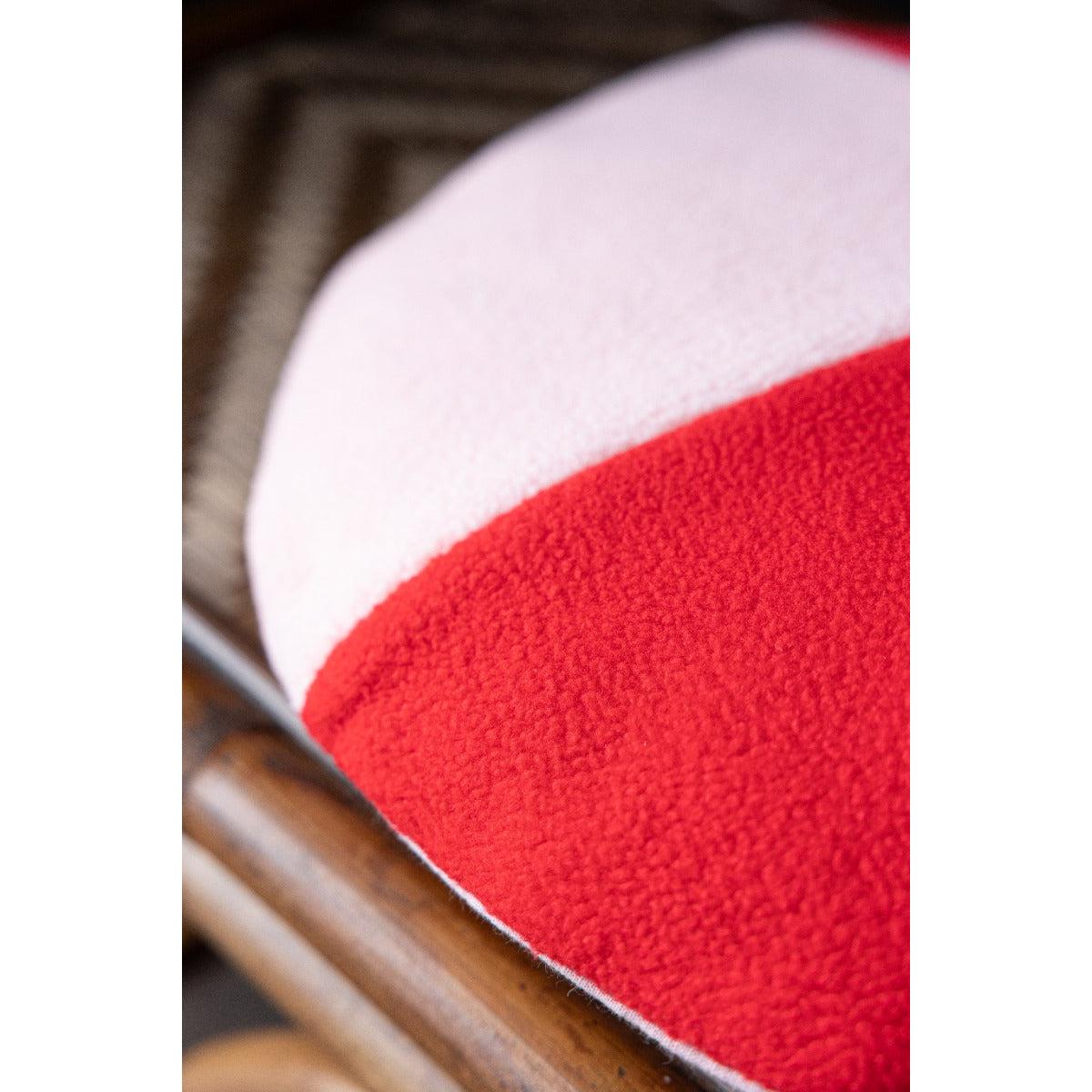 Pink & Red Round Checkered Cushion – image 4