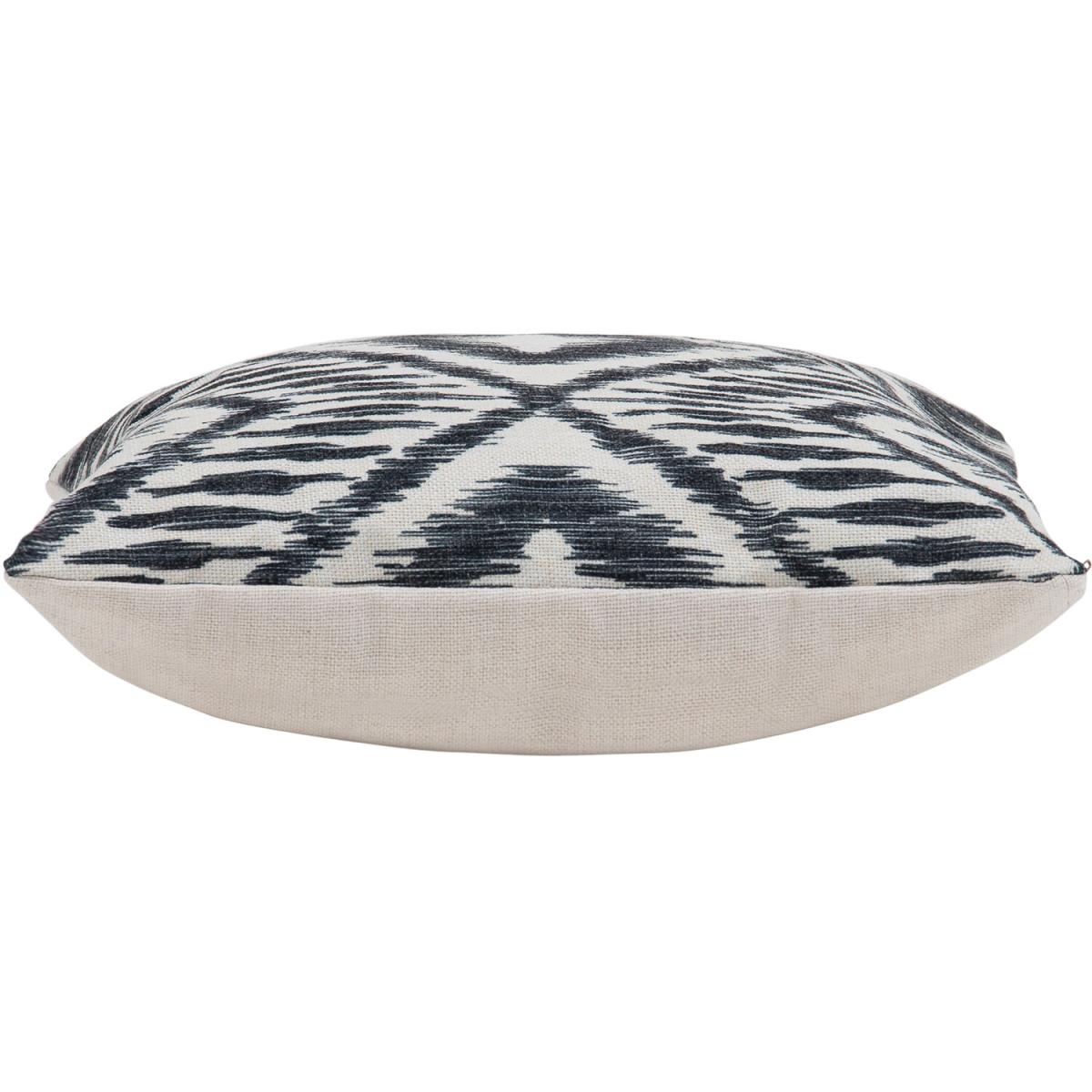 Outdoor Ikat Cushion (Set of 4) - White – image 4