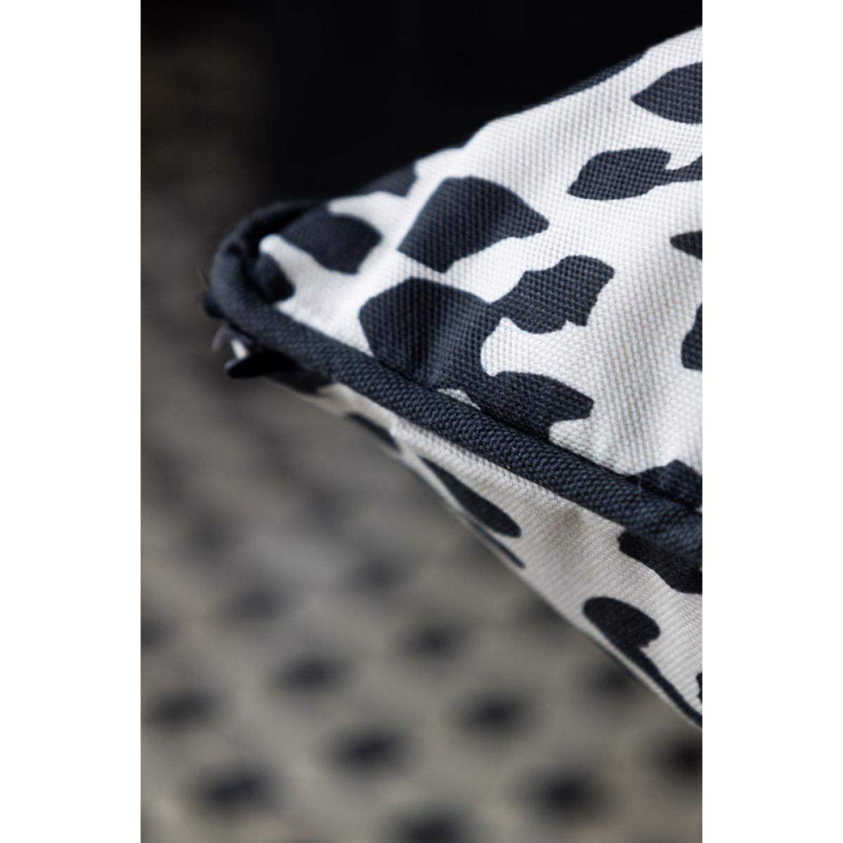 Monochrome Leopard Cushion – image 4
