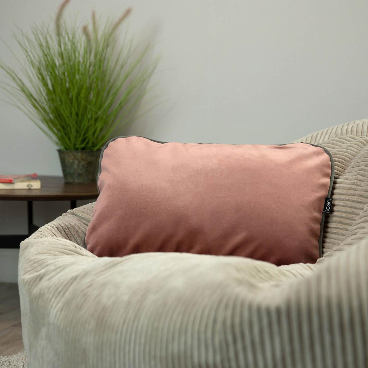 Two-Tone Plush Velvet Lumbar Cushion 50x30cm - Pink – image 3