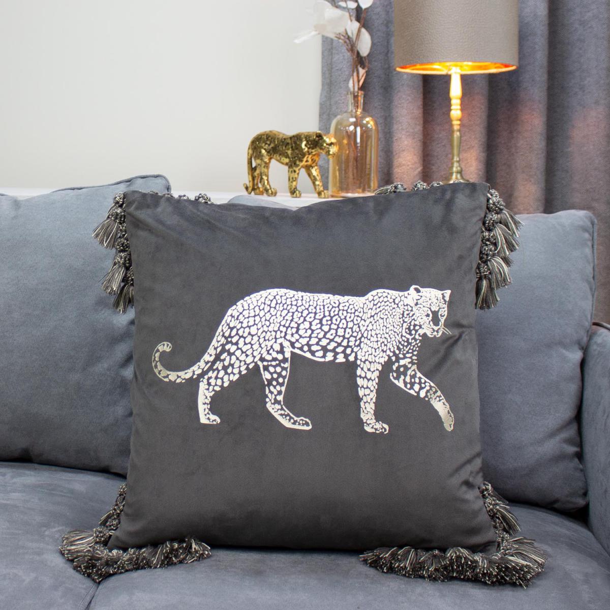 Roscoe Leopard Cushion – image 5