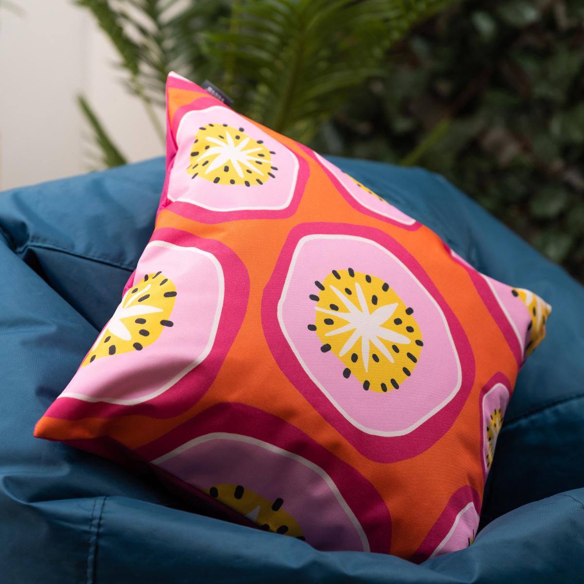 Veeva Fruity Prints Outdoor Cushion - First Collection (Set of 4) - Yellow – image 4