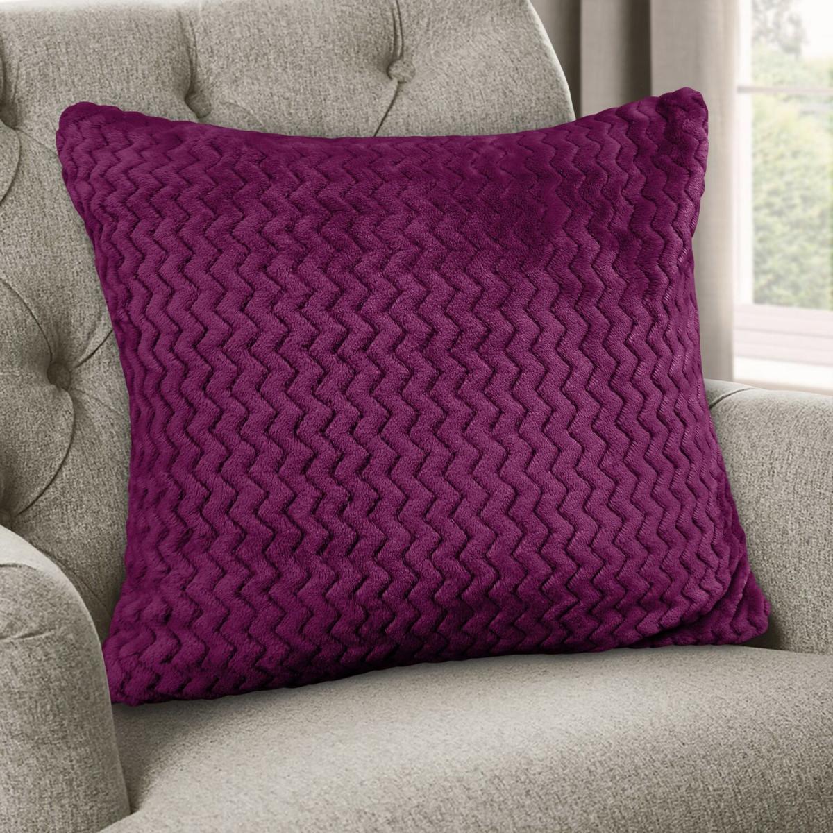Snug Soft Chevron Patterned Mink Cushion Small - Red – image 7
