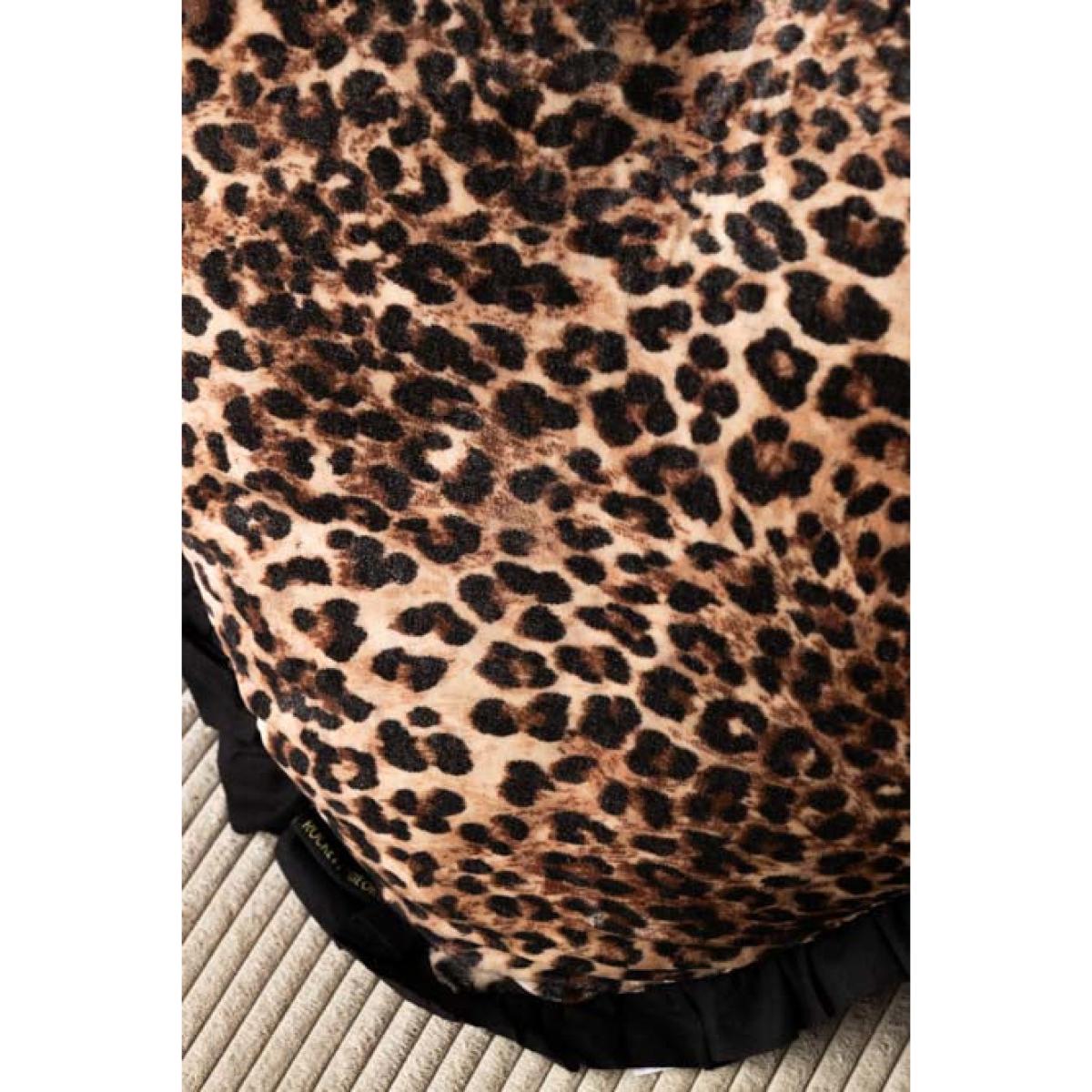 Heart Leopard Print Velvet Ruffle Cushion – image 4