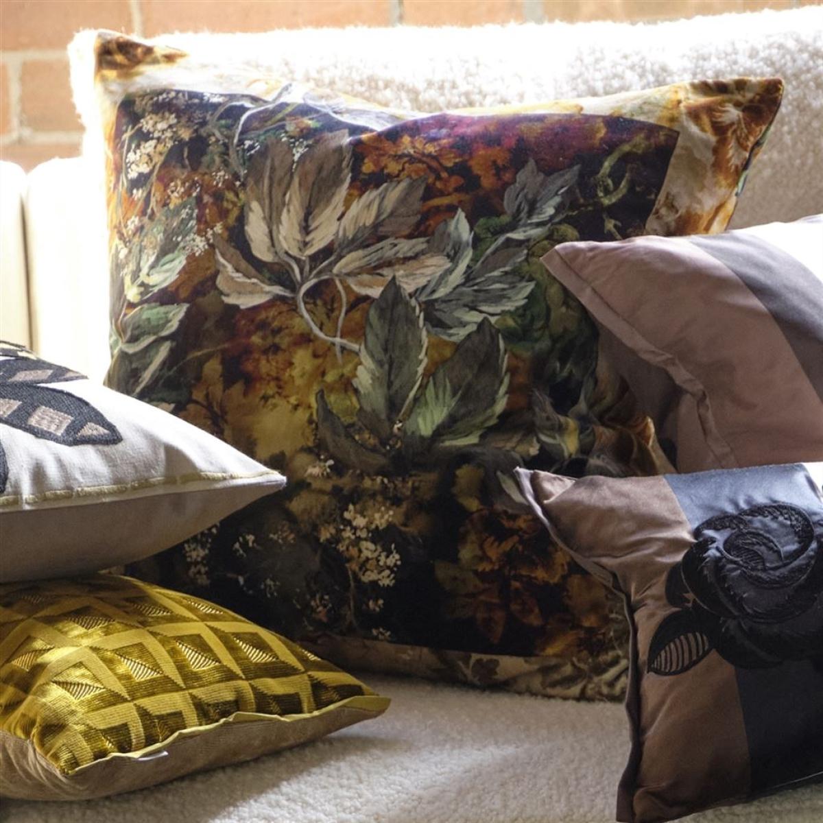 Jangal Botanical Cushion By Designers Guild in Moss Velvet – image 2