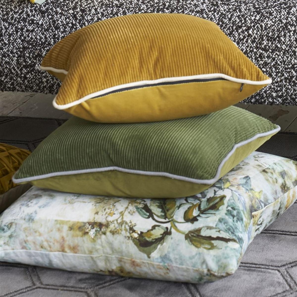 Jangal Botanical Cushion By Designers Guild in Ecru Linen – image 2