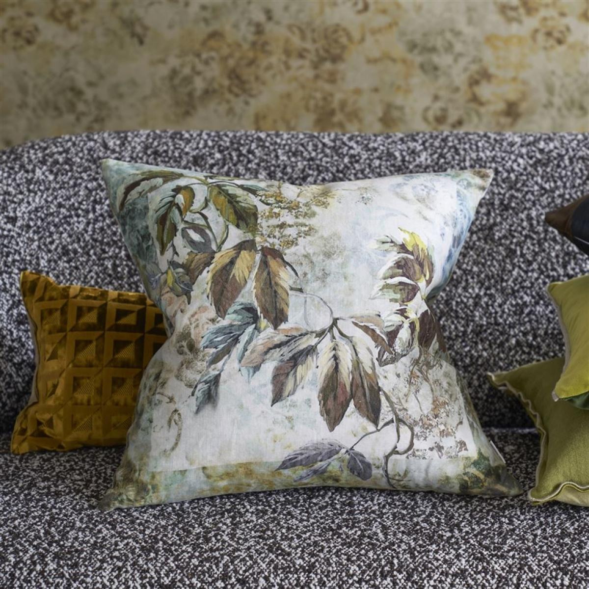 Jangal Botanical Cushion By Designers Guild in Ecru Linen – image 1