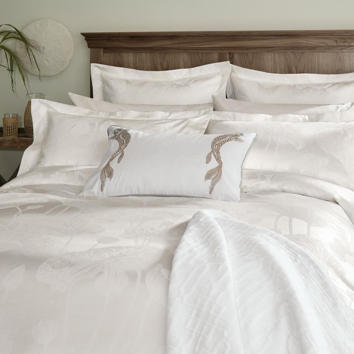 Lotus Leaf Jacquard Cushion by Sanderson in Ivory White 60x40cm – image 2