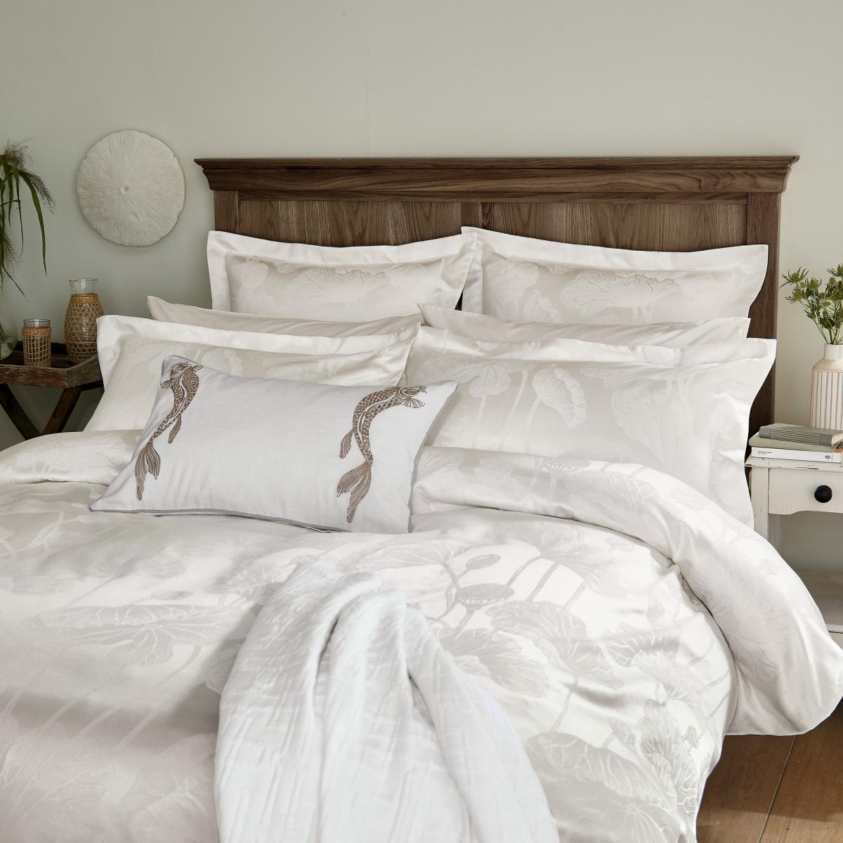 Lotus Leaf Jacquard Cushion by Sanderson in Ivory White 60x40cm – image 3