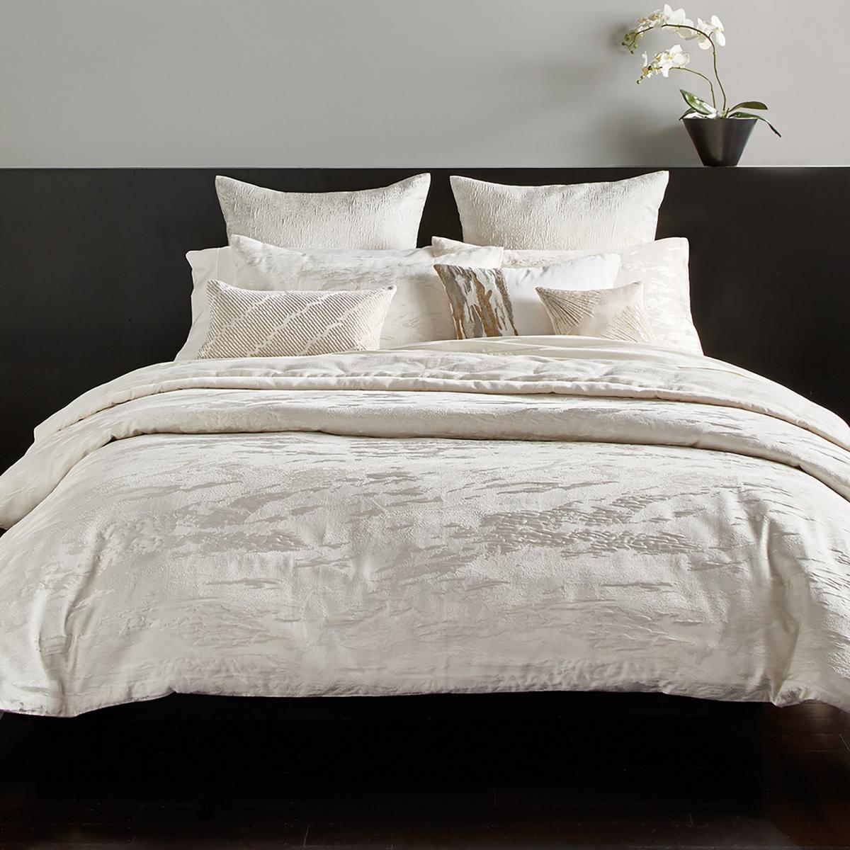 Donna Karan Seduction Metallic Cushion in Ivory White&nbsp;40x50cm – image 2