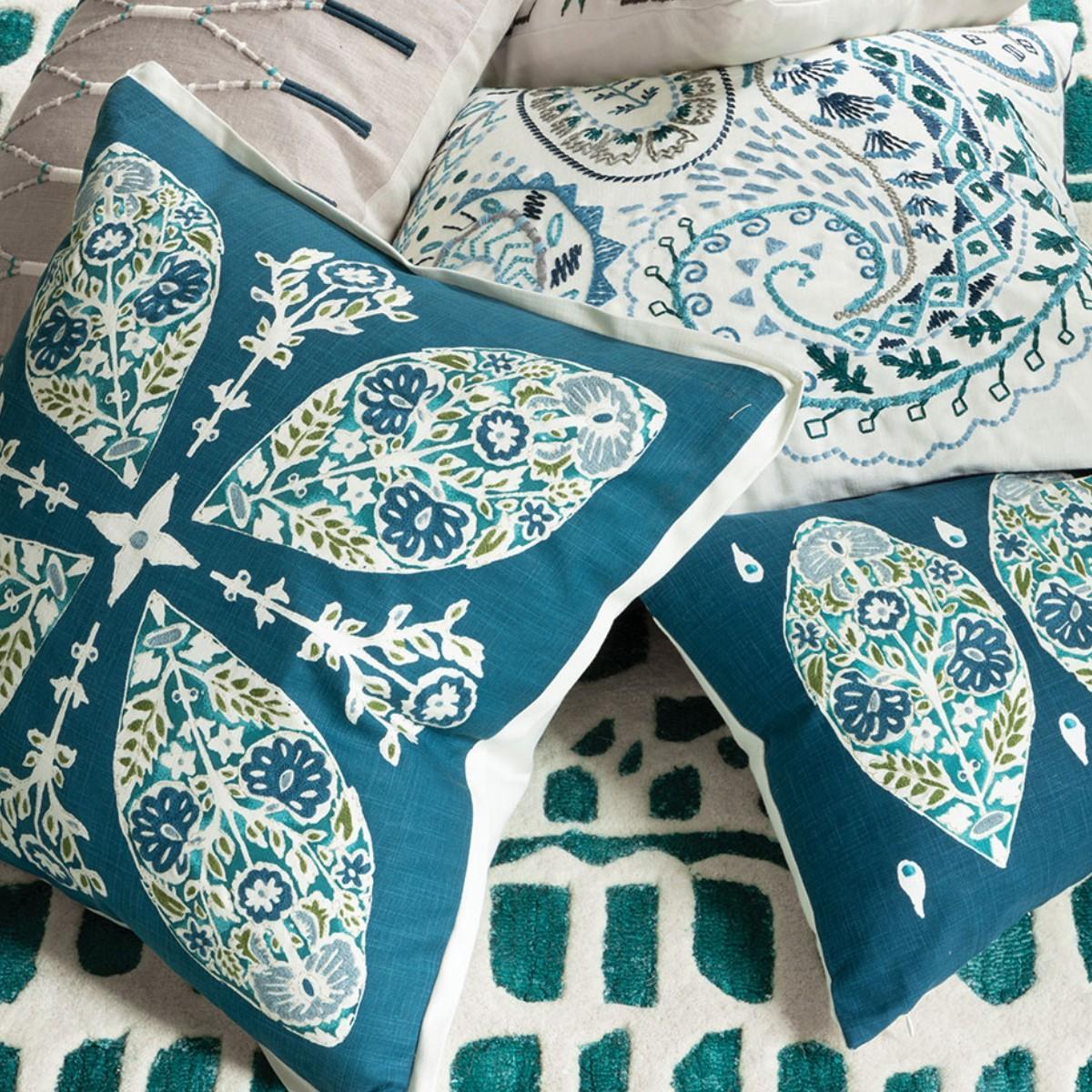 William Yeoward | Flores Cushion Peacock – image 2
