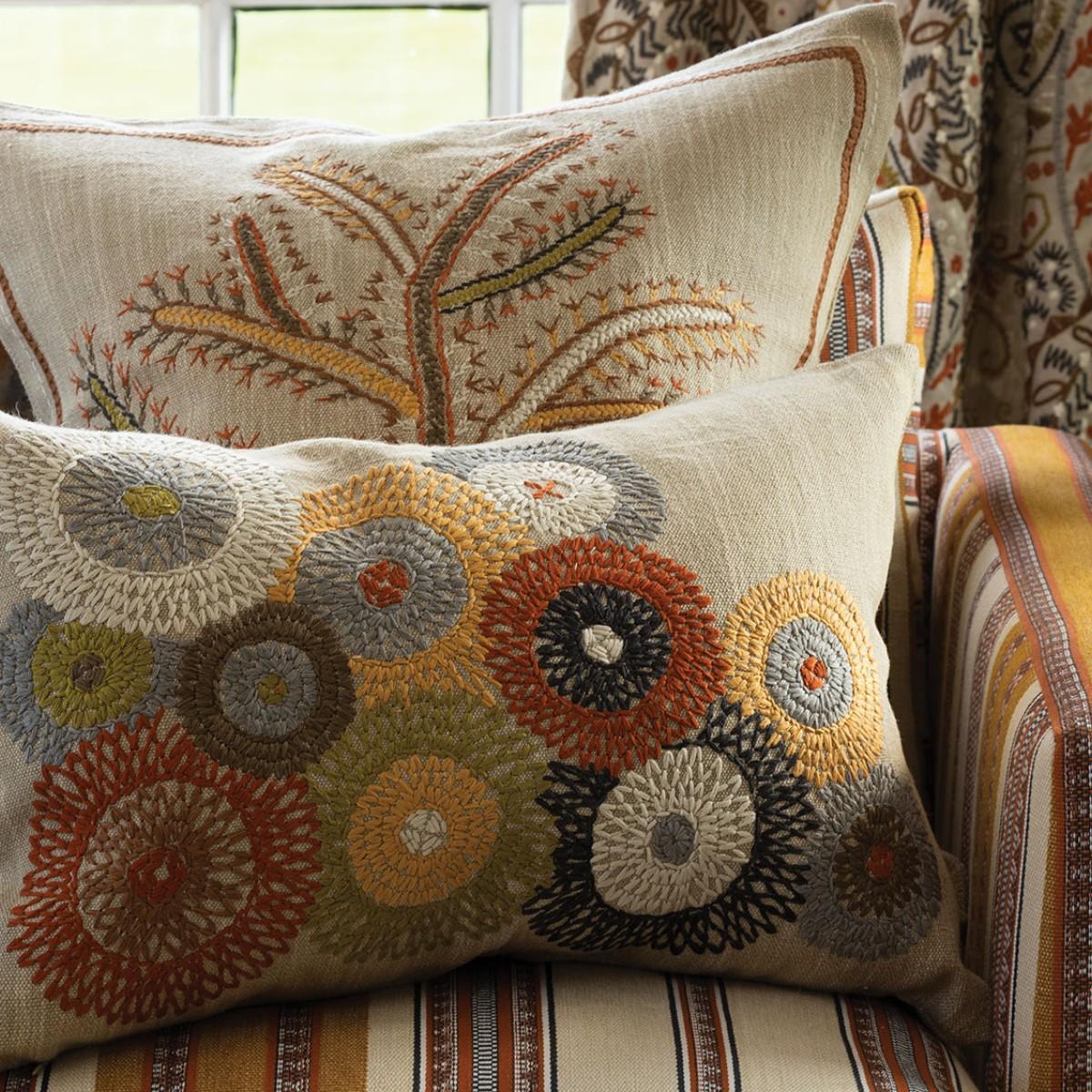 William Yeoward | Fiorela Cushion Spice – image 2