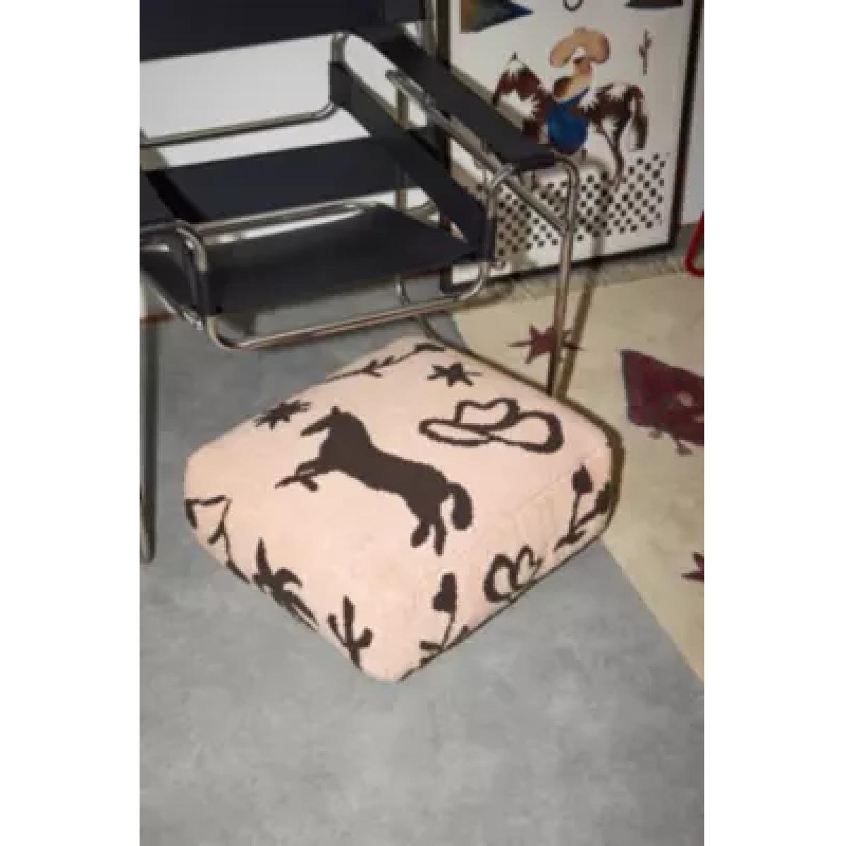 Urban Outfitters x TuftLuck TuftLuck UO Exclusive Riding Star XL Cushion ALL – image 5