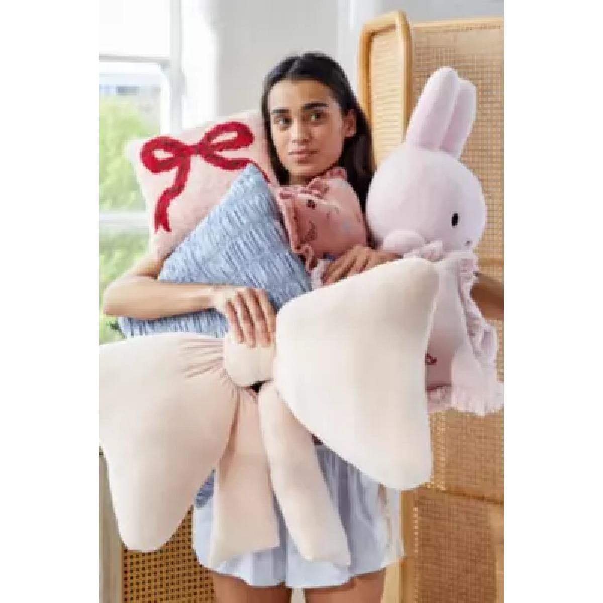 Velvet Heart Mini Cushion - Pink ALL at Urban Outfitters – image 4