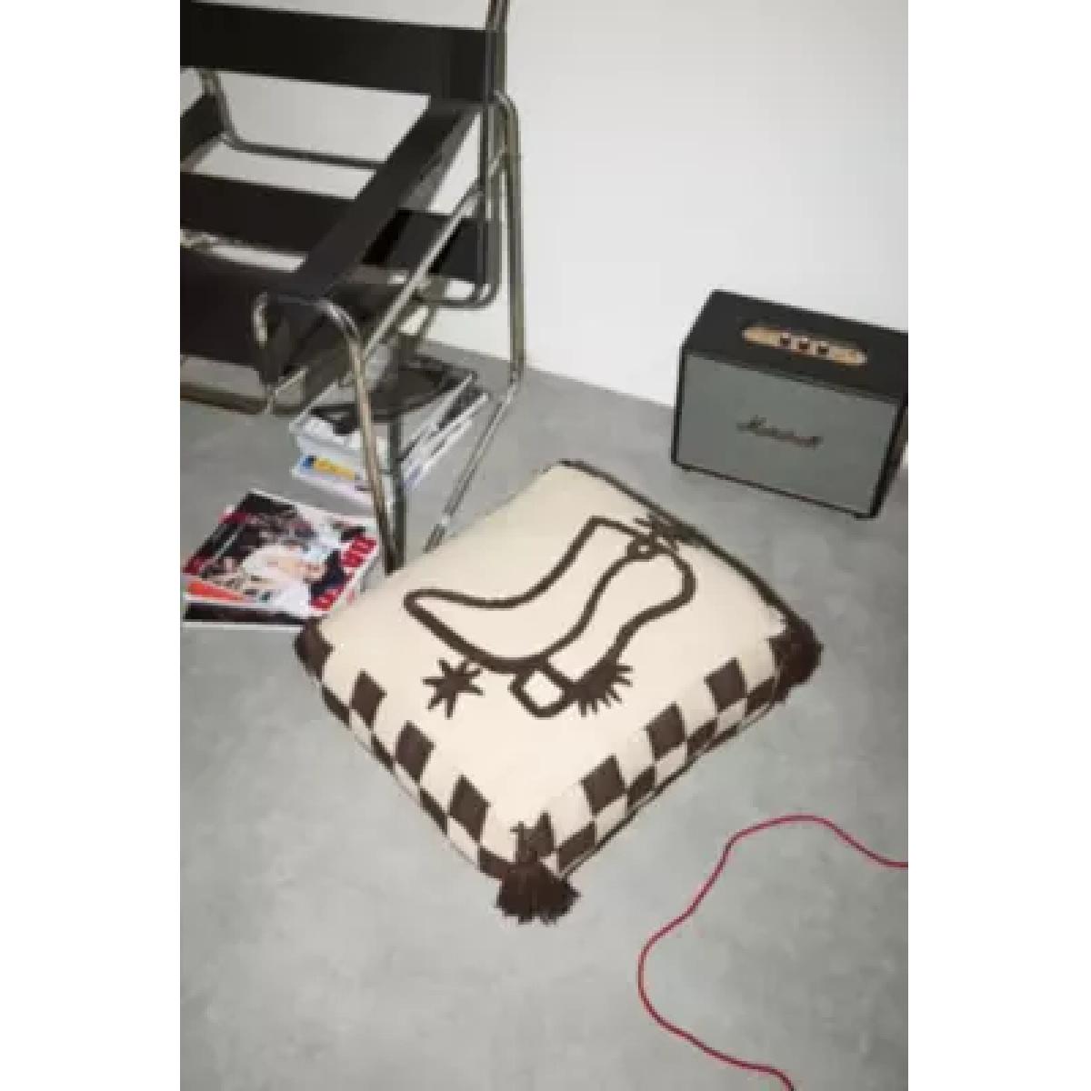 Urban Outfitters x TuftLuck TuftLuck UO Exclusive Doodle Boot XL Cushion ALL – image 5