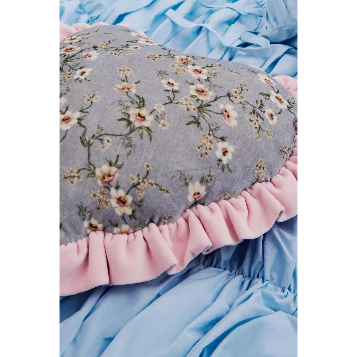 Heart Floral Velvet Cushion 40cm x 40cm at Urban Outfitters – image 2