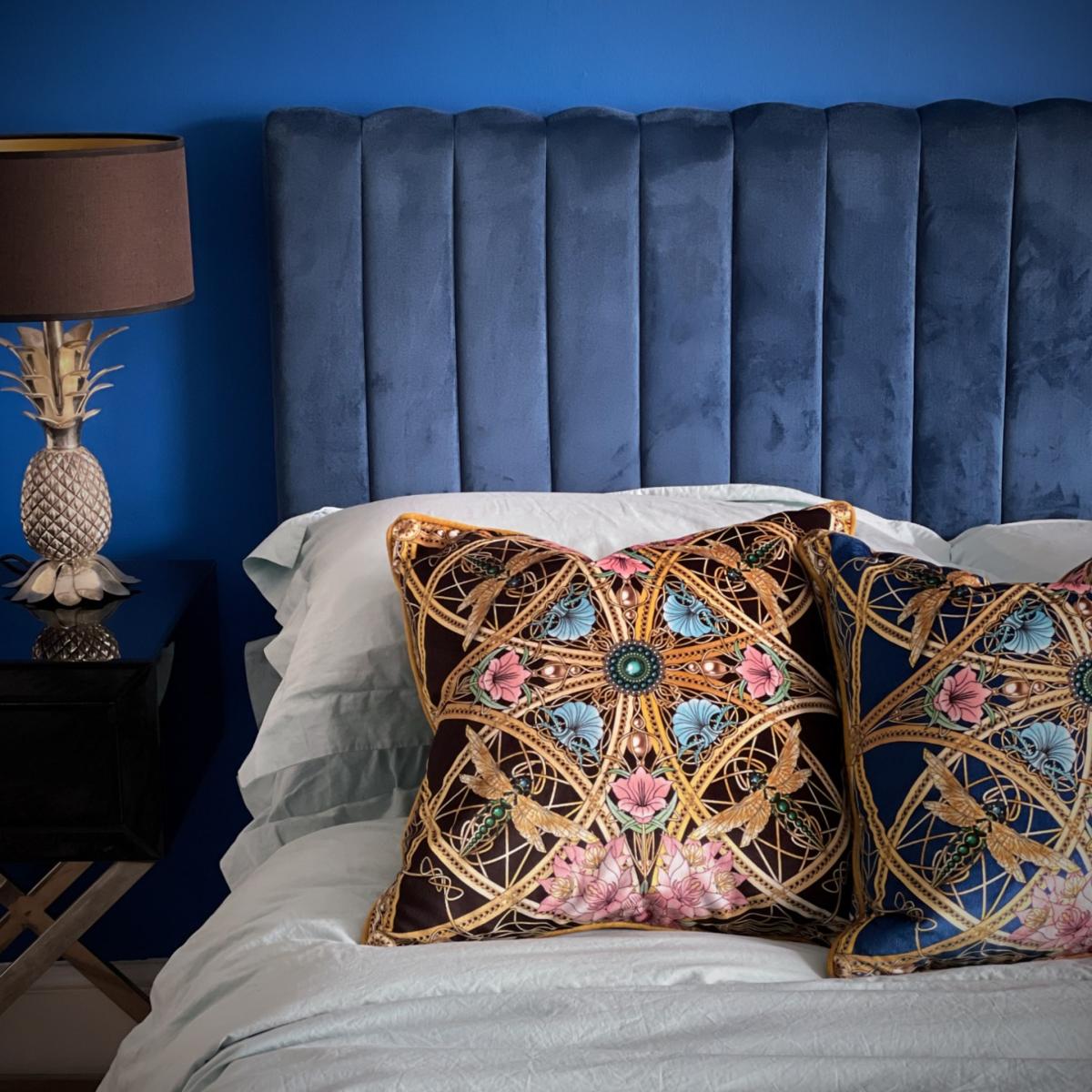 Gold / Black Zellandine Noir Velvet Cushion The Curious Department – image 2