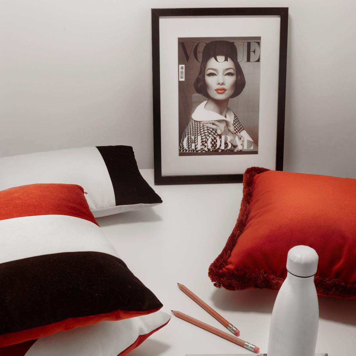 Double Horizontal Black And White Cushion Lo Decor – image 2