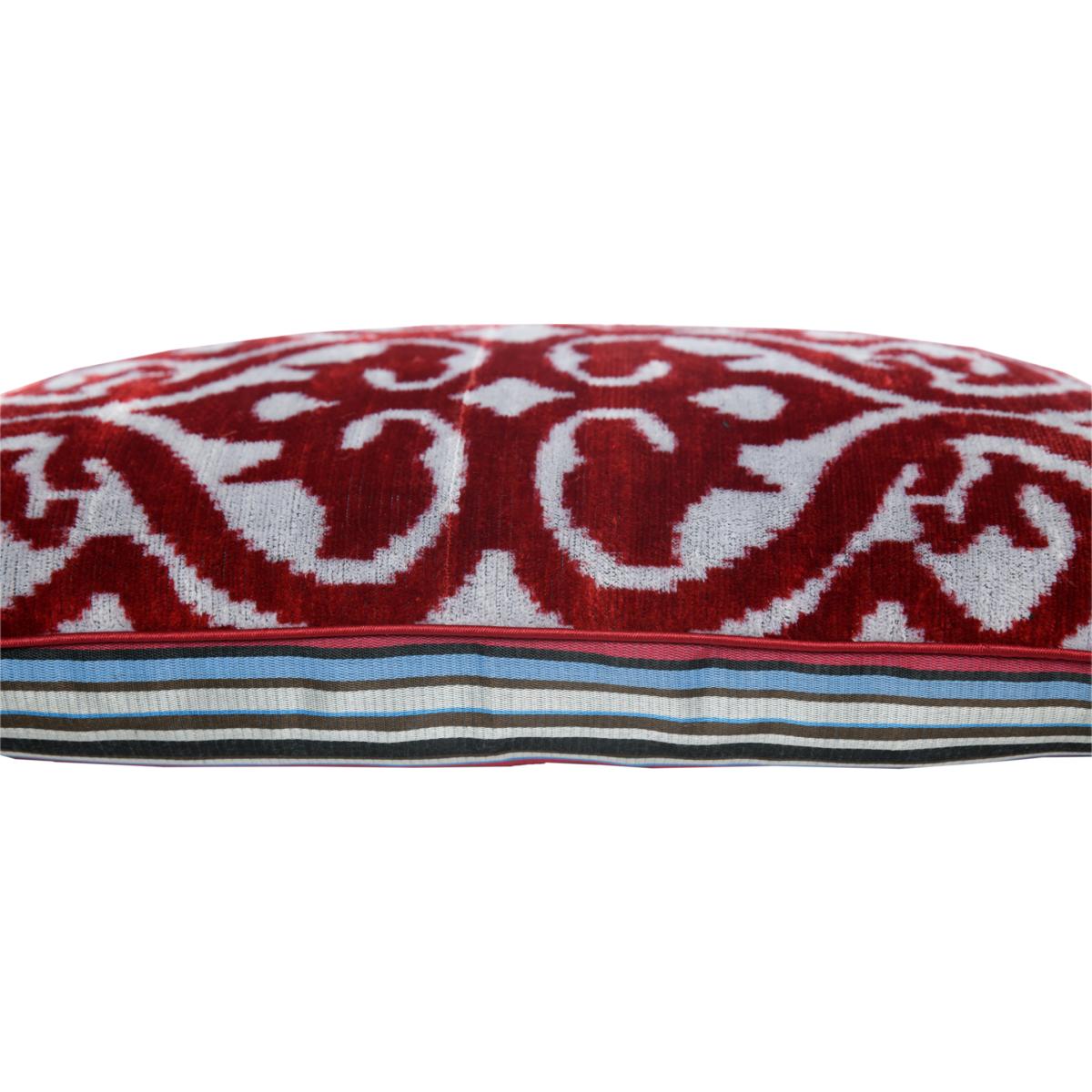 Red Hand-Woven Reversible Silk Velvet Ikat Cushion One Size Anor Living – image 5