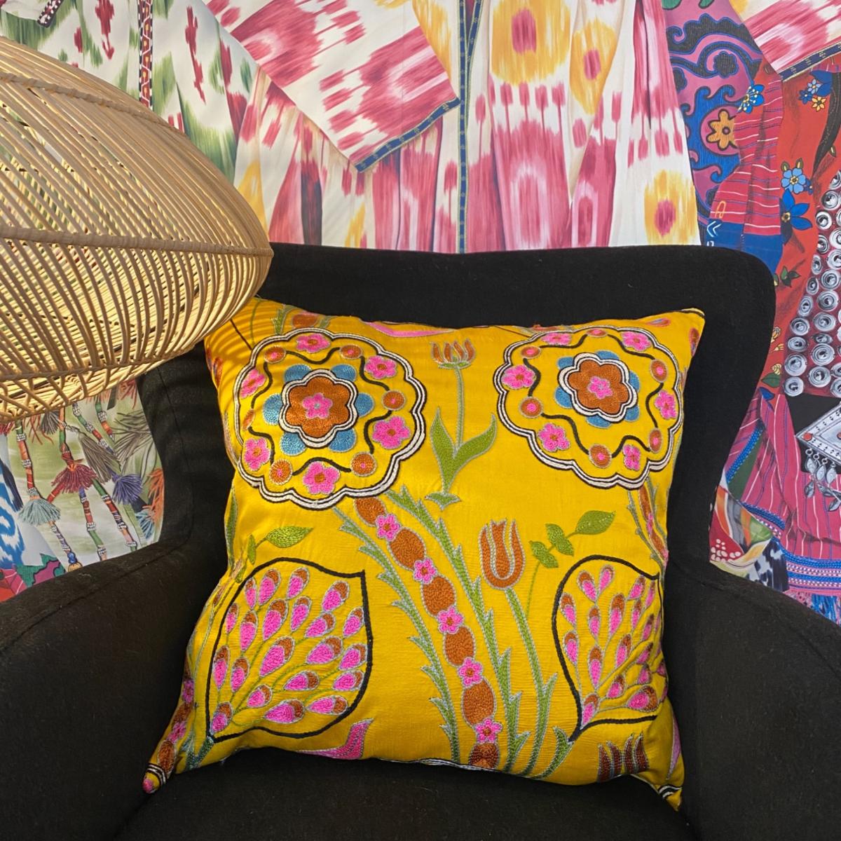 Yellow / Orange Suzani Embroidered Cushion Punica – image 2