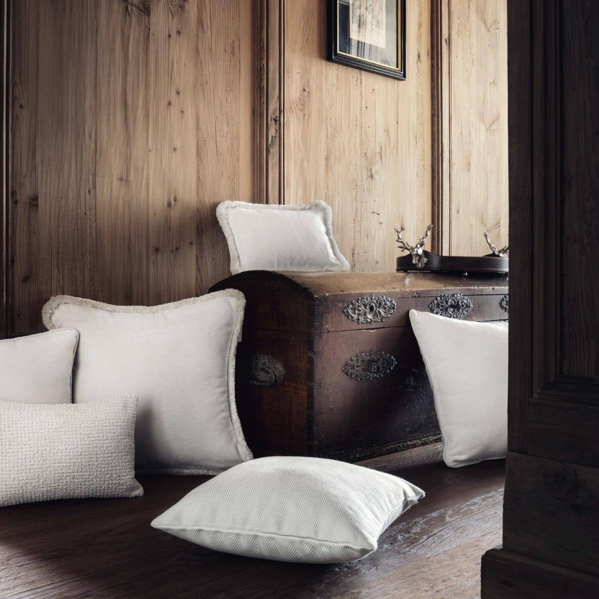 Cortina Collection Bouclè White Lo Decor – image 2