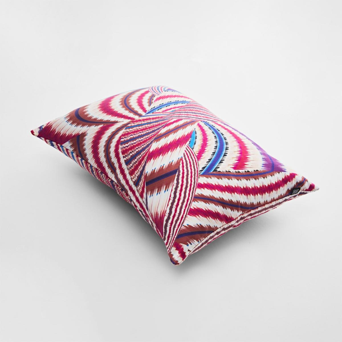 Times Square Rectangle Cushion Yen Ting Cho – image 3