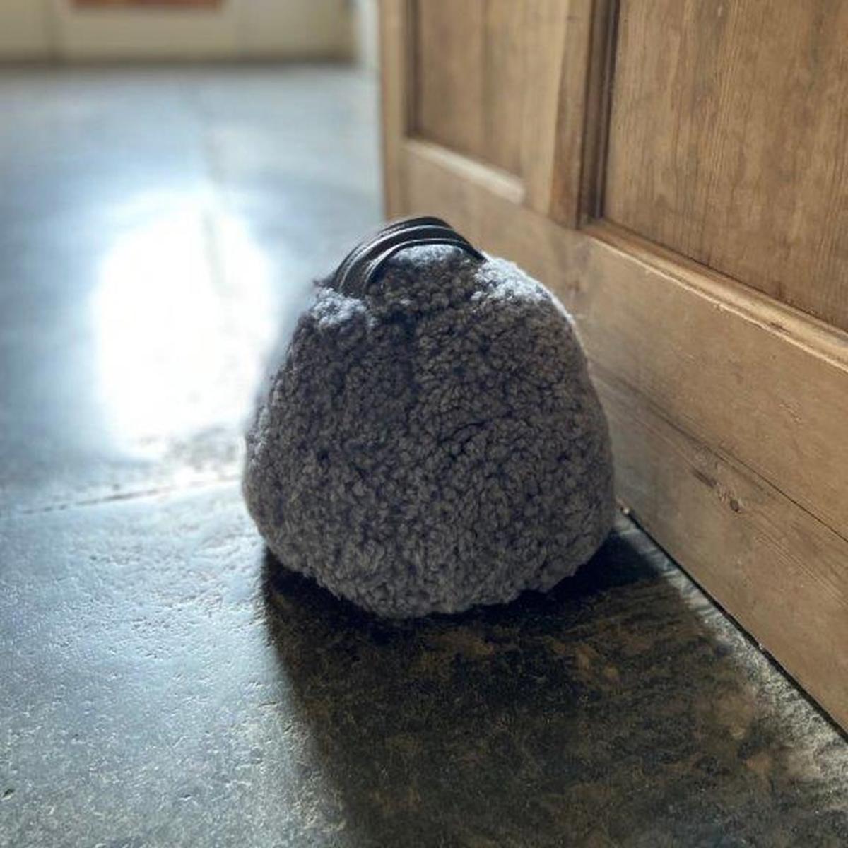Sheepskin Curly Doorstop Chairman - Swedish Silvergrey Owen Barry – image 2