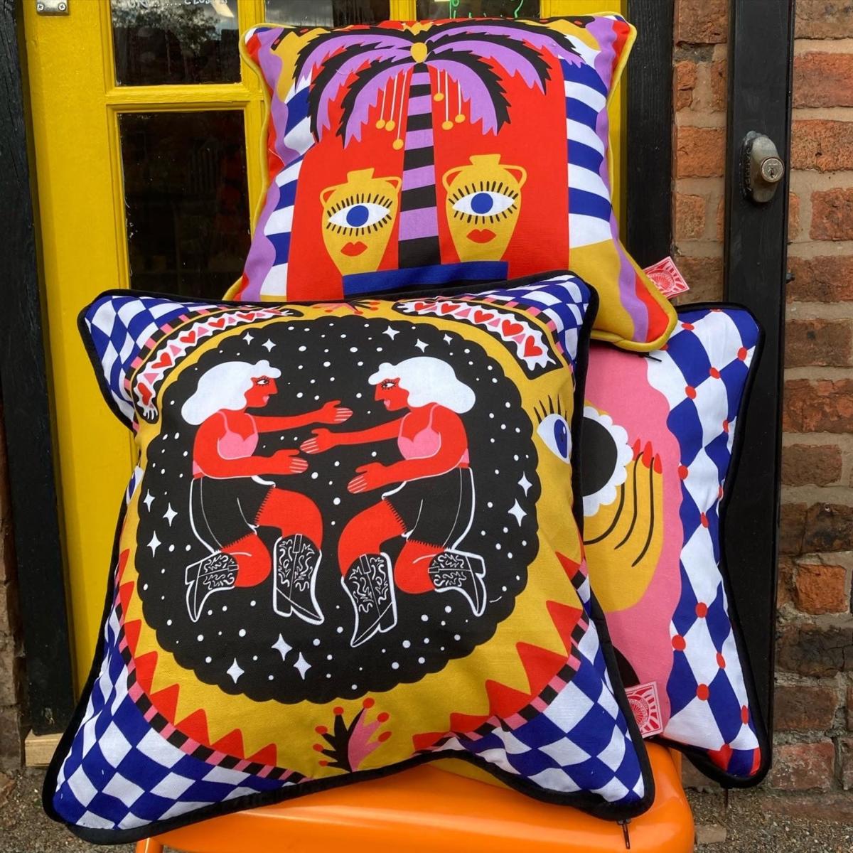 Zodiac Dreams Cushion One Size The Neighbourhood Threat – image 2