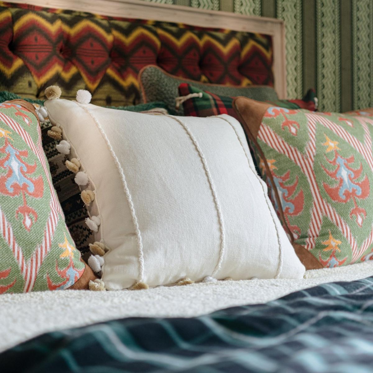 White Milchschaum Cushion By Mindthegap – image 2