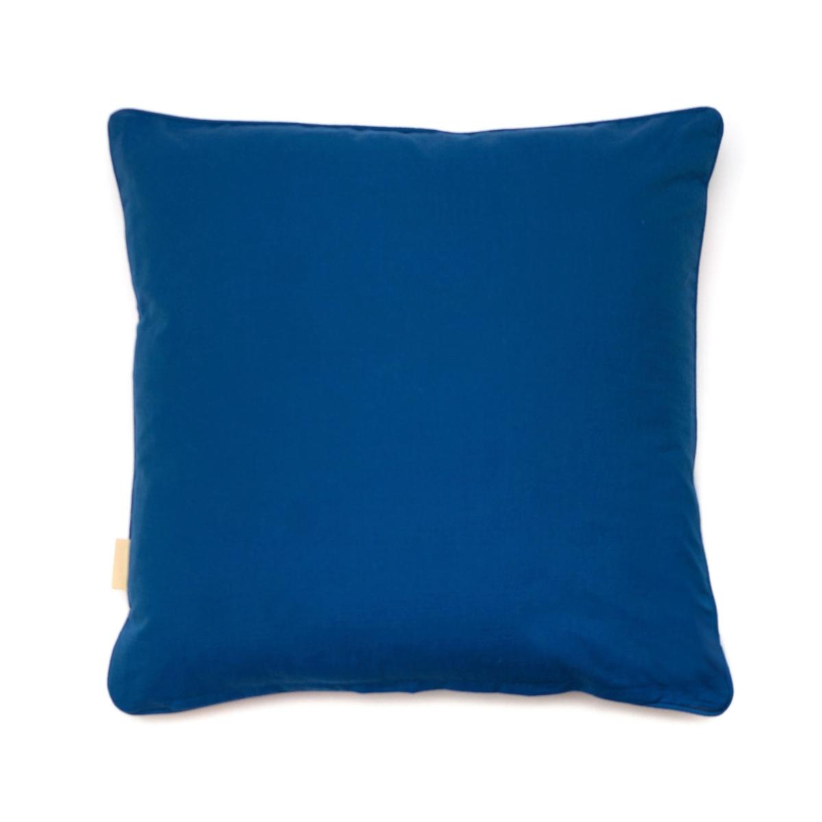 Red / Blue / Black Red Blue Geode Velvet Cushion Susi Bellamy – image 5