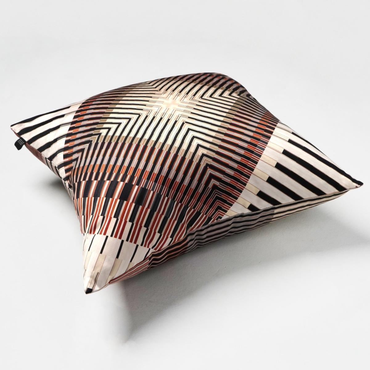 Frontier Square Cushion Yen Ting Cho – image 3