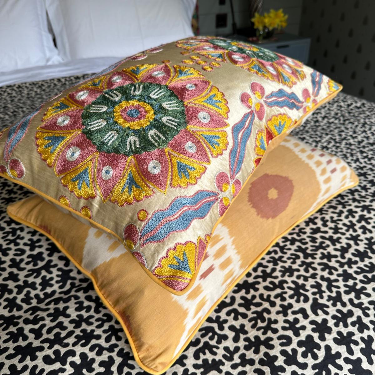 Yellow / Orange Stunning Suzani Cushion - Floral Punica – image 4