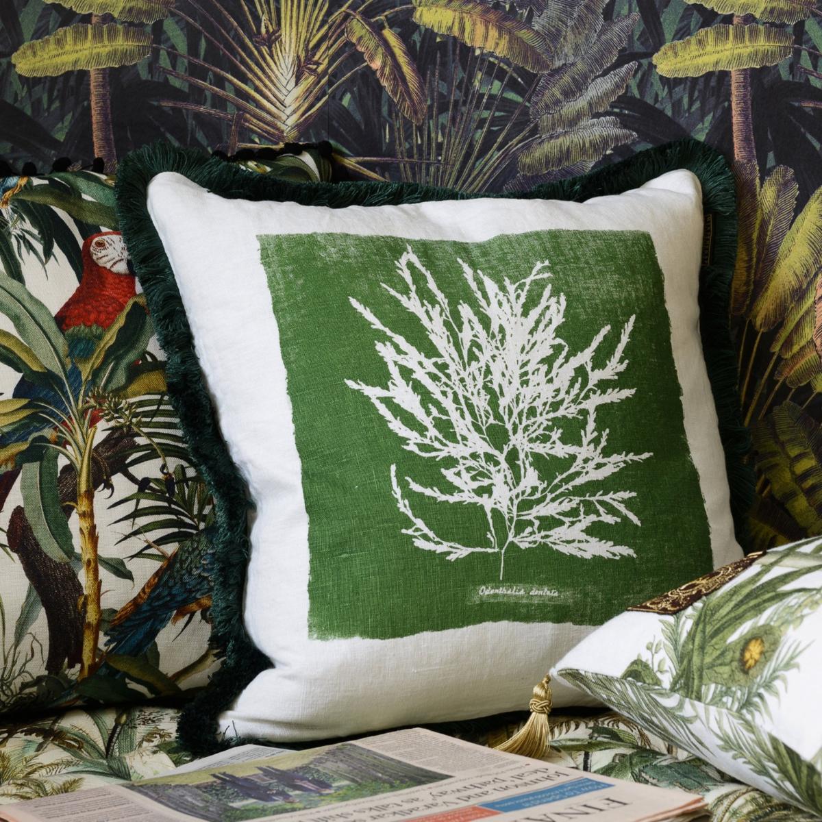 Green / White Algae I Linen Square Cushion Mindthegap – image 3