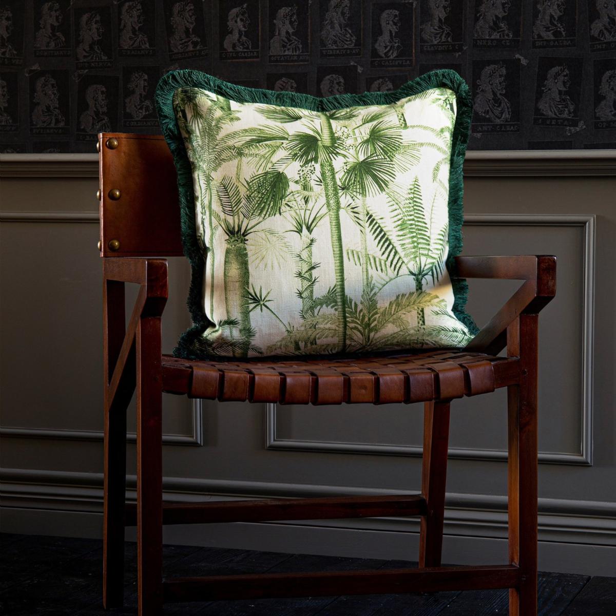 Green / White Algae I Linen Square Cushion Mindthegap – image 4