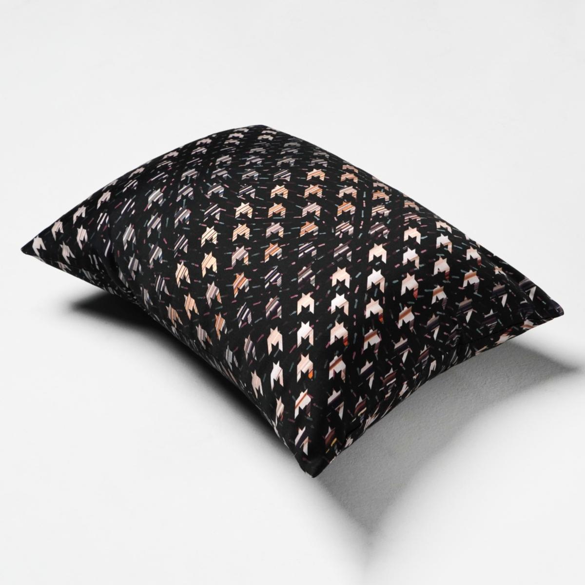 Orbit Rectangle Cushion Yen Ting Cho – image 3