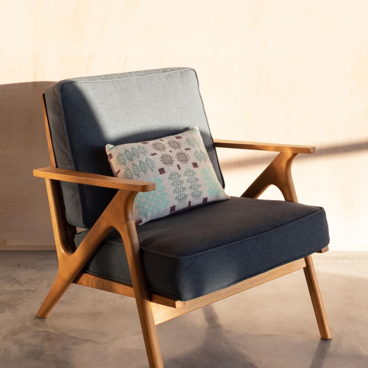Caernarfon Raspberry Rectangular Cushion Majeda Clarke – image 4