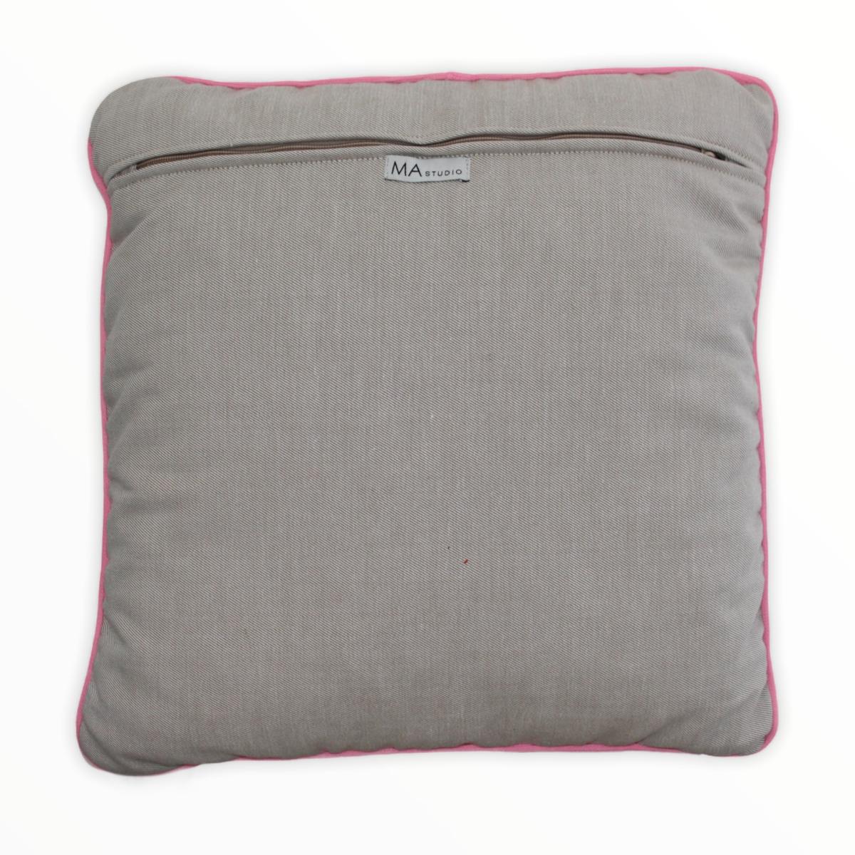 Play Patchwork Cushion - Pink, White One Size Maria Aristidou – image 4
