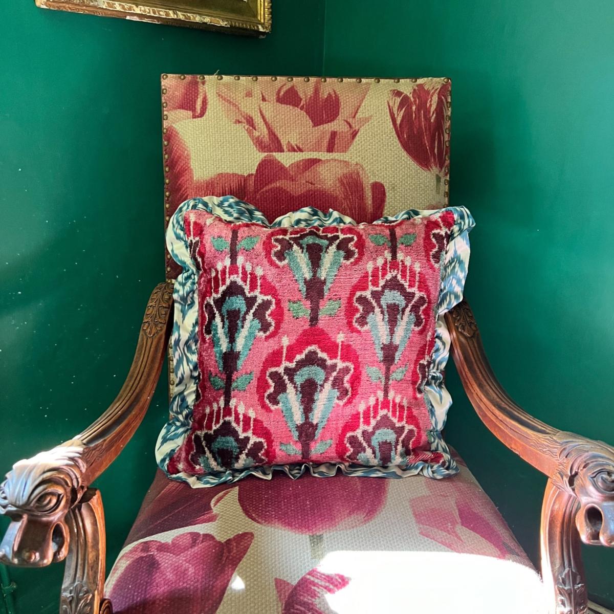 Pink / Purple Frilled Ikat Velvet Cushion Punica – image 3